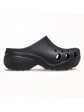 NWT CROCS Aura Clogs in Black Women's Size 9 Comfy Summer Spring Minimalist